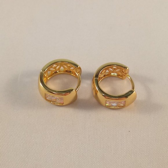 Mens 18K Yellow Gold Filled Radiant Emerald Cut Diamond Zircon Hoop Earrings - Picture 5 of 8